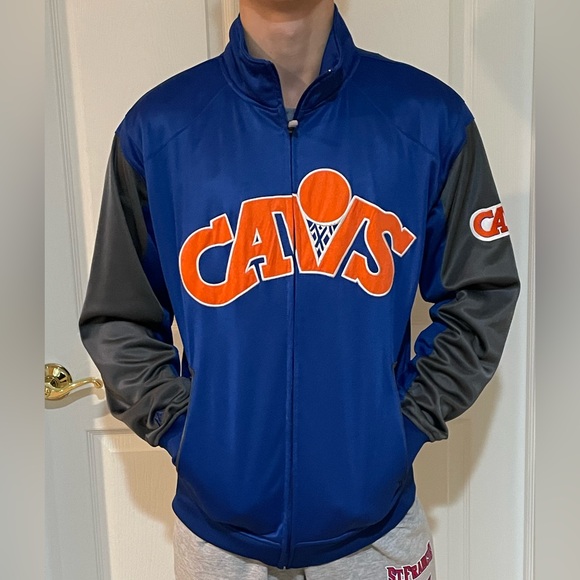 CLEVELAND CAVALIERS Blue Jacket Varsity Style - Picture 1 of 11